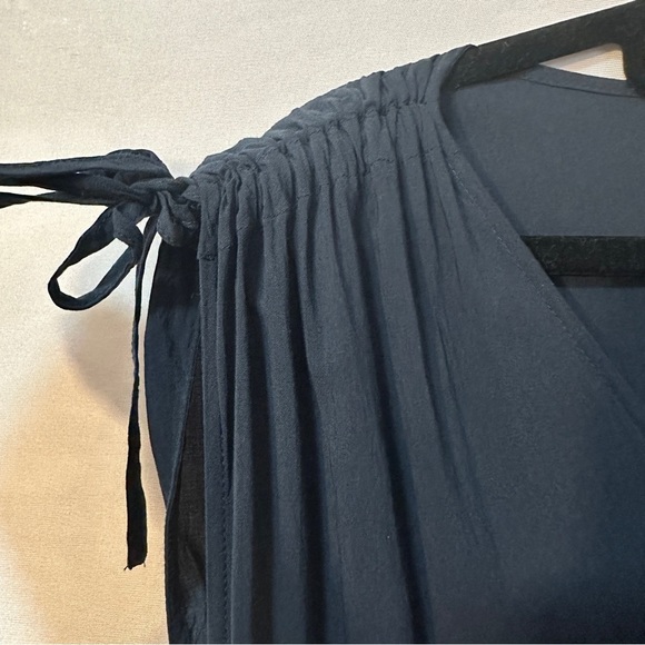 Banana Republic Navy V-Neck Top SIZE S - Picture 7 of 9